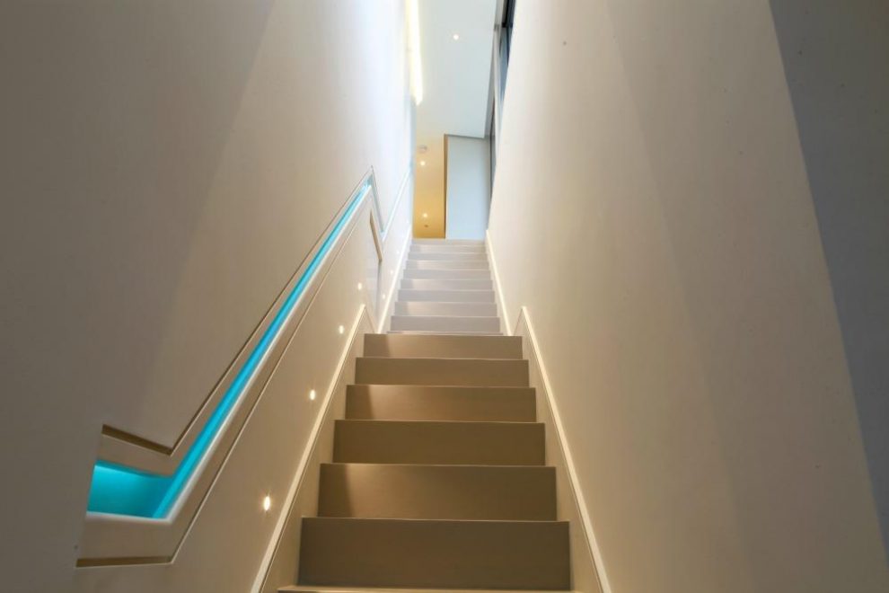 A Guide To The Proper Lighting Of Your Indoor Stairway Techicy