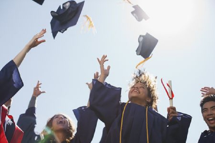 Tips To Host A Most Amazing Graduation Party