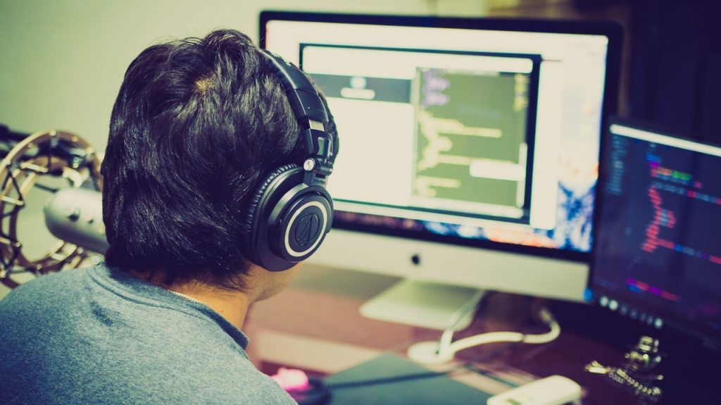 How Computer Games Can Foster a Love of Coding Techicy