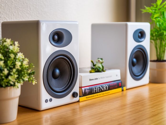 Transform Your Shelves With Bookshelf Speakers Techicy