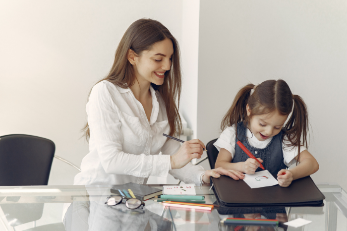 5 Advantages Of Hiring a Qualified Home Tutor For Your Child