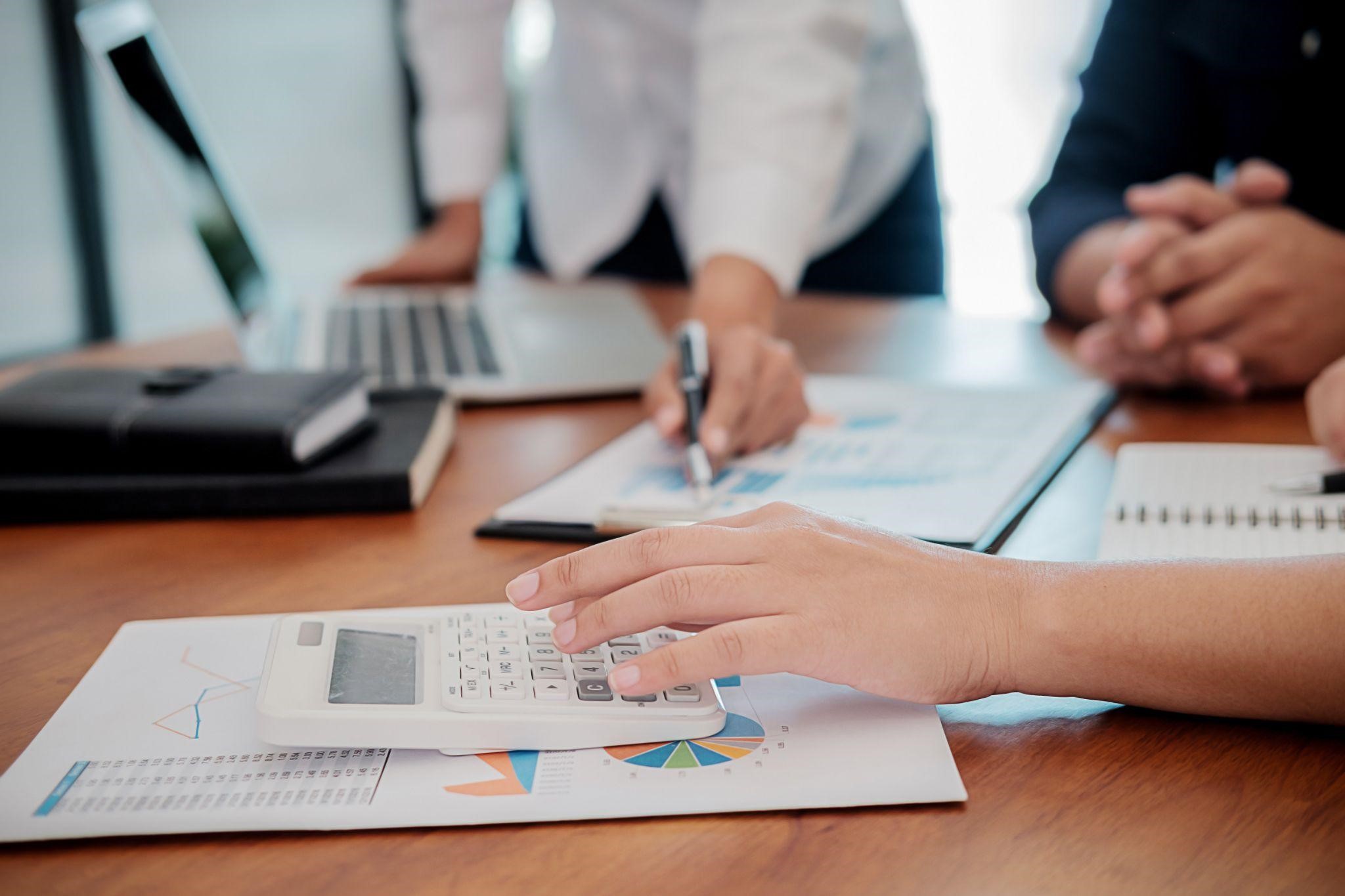 What is an EMI calculator