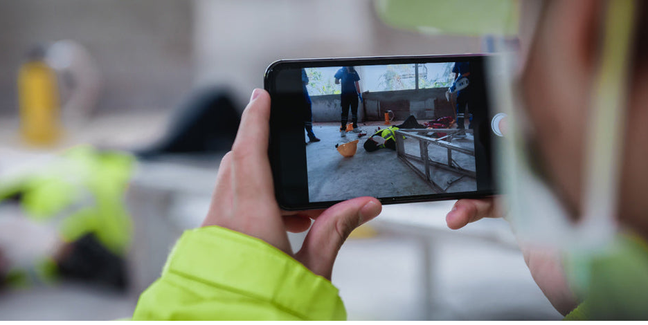 What Tech-Savvy People Do Immediately After a Serious Accident
