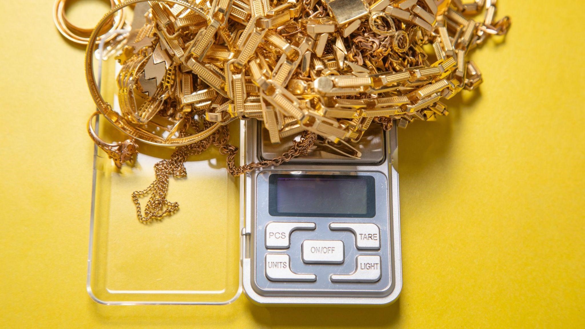 Way People Sell Scrap Gold